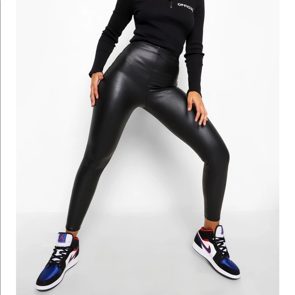 Faux leather boohoo leggings